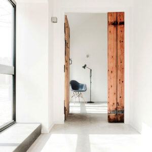 6 Reclaimed Wood Designs That Bring Warmth and Character Indoors Image
